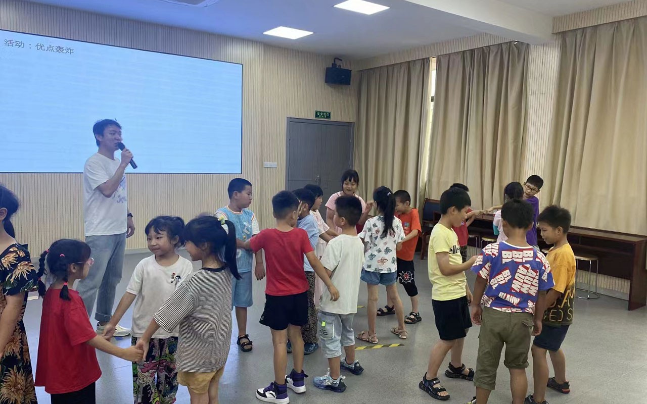 巩义龙观乡中心学校